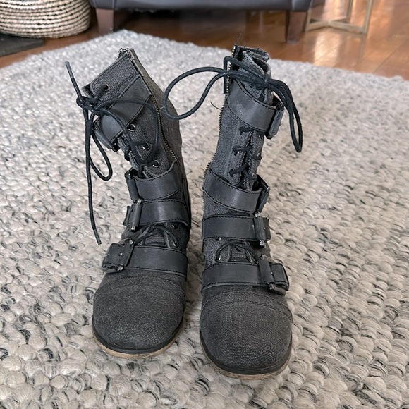ALDO grey denim boots, size 39/8.  Worn 1x, so like new. - Picture 1 of 8